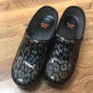 Dansko XR size 38 (8) good condition